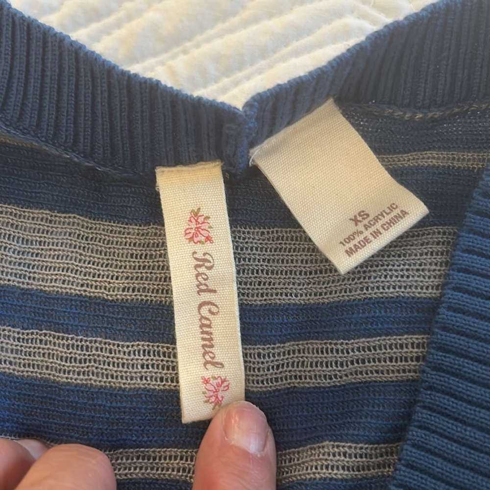 Red Camel Wrap - Picture 5 of 8